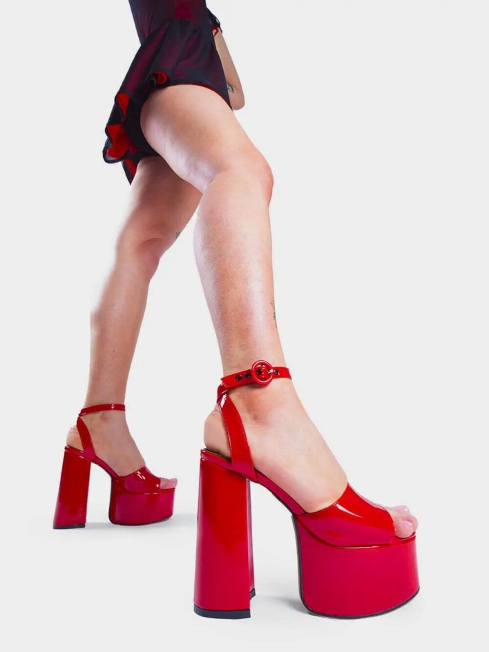 LAMODA All For You Red Patent Platform Sandals US 9 (Sold Out Online)